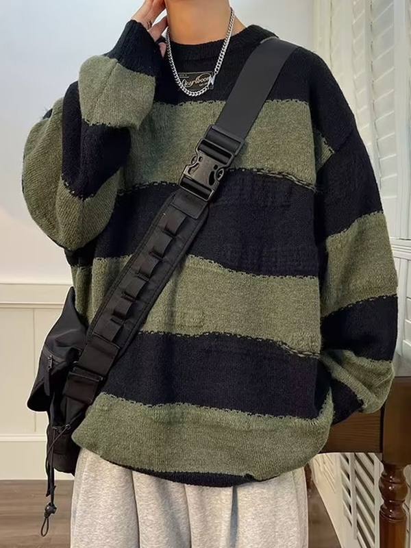 Herrenpullover mit unregelmäßigen Streifen in Kontrastfarbe