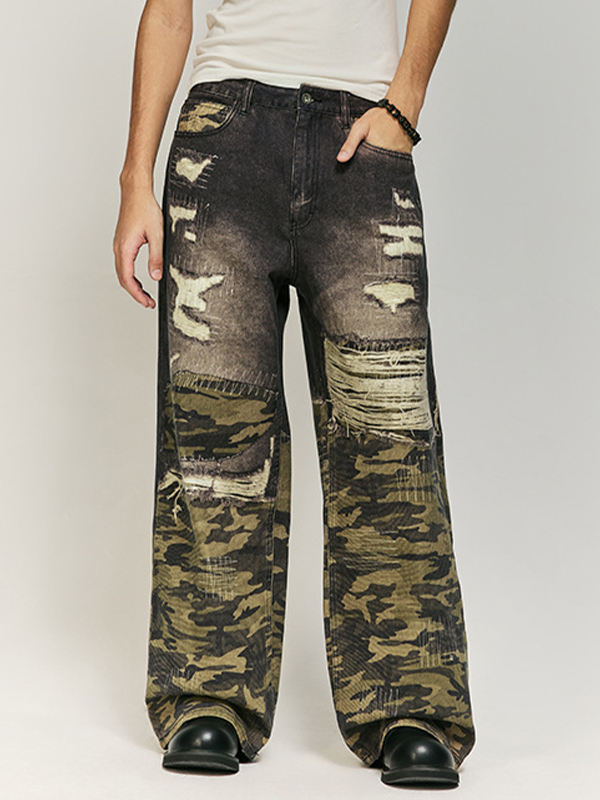 Unisex-Jeans mit Patchwork-Print im Camouflage-Stil