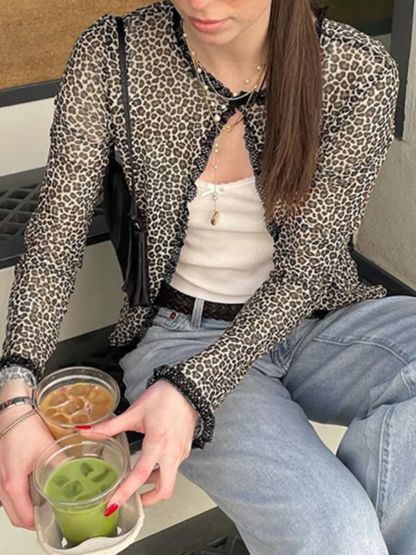 Kurzer Cardigan mit Leopardenmuster und langen Ärmeln