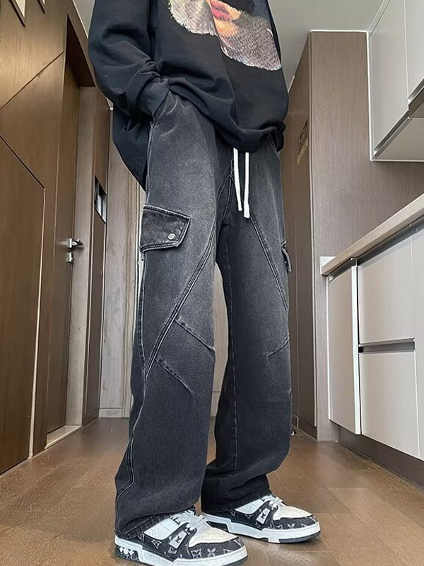 Verwaschene Cargo-Jeans im Streetstyle-Design