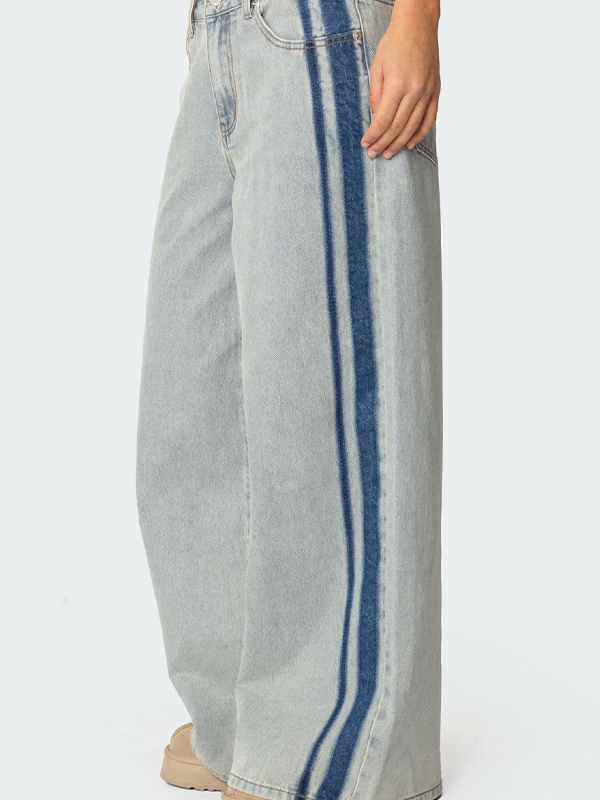 Jeans mit verwaschenem Low Rise und seitlichen Streifen