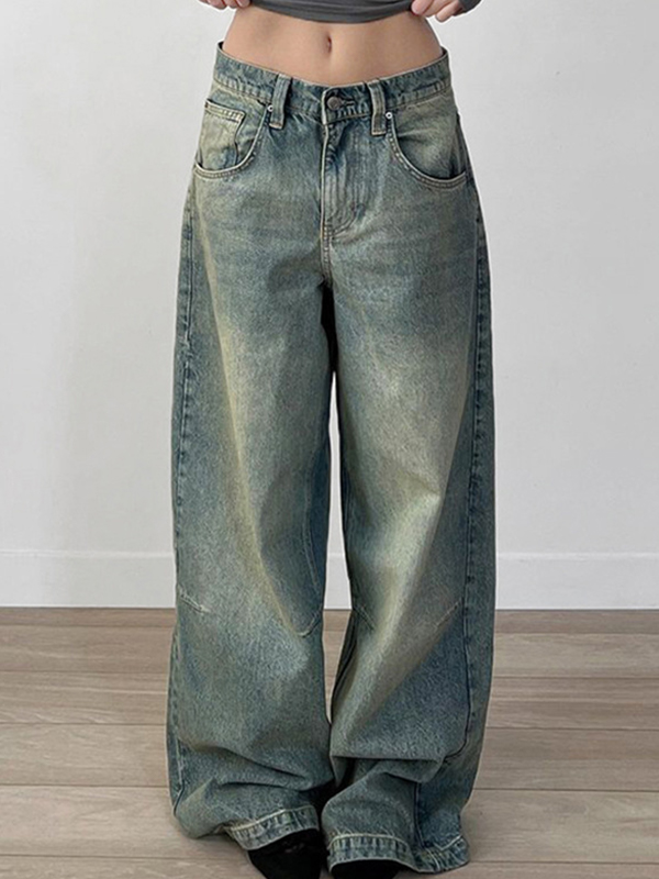 Einfache verwaschene, gealterte Boyfriendjeans