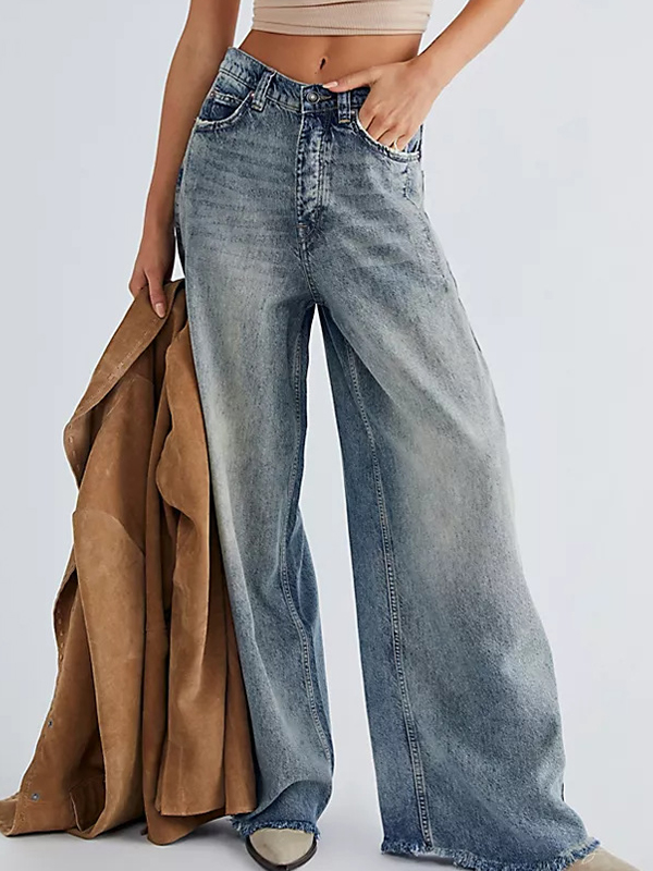 Verwaschene, drapierte, gerade Boyfriendjeans