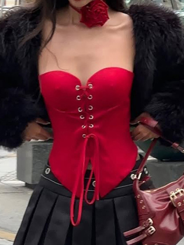 Bandeau-Top mit unregelmäßigen Trägern