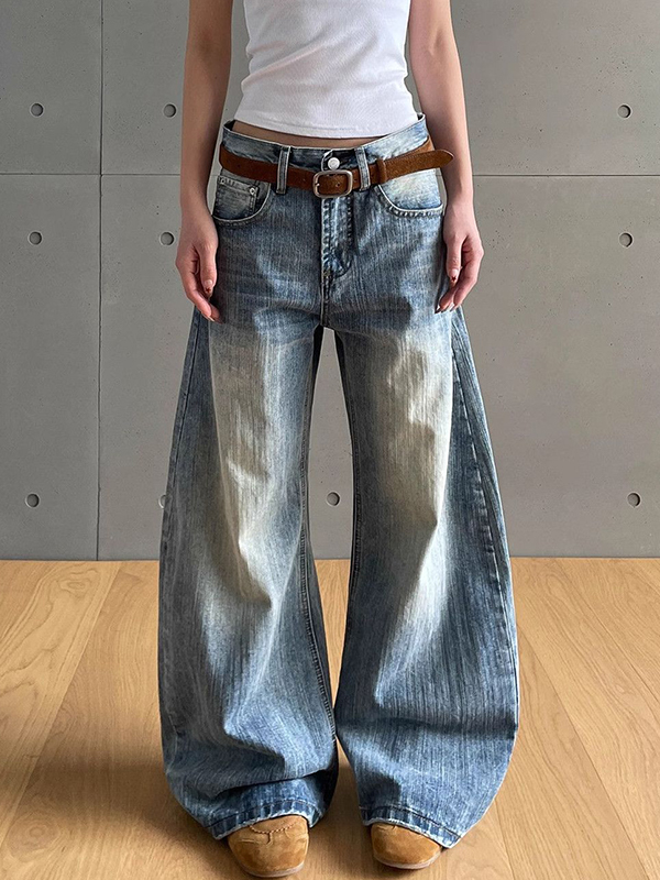 Altmodische verwaschene Boyfriendjeans