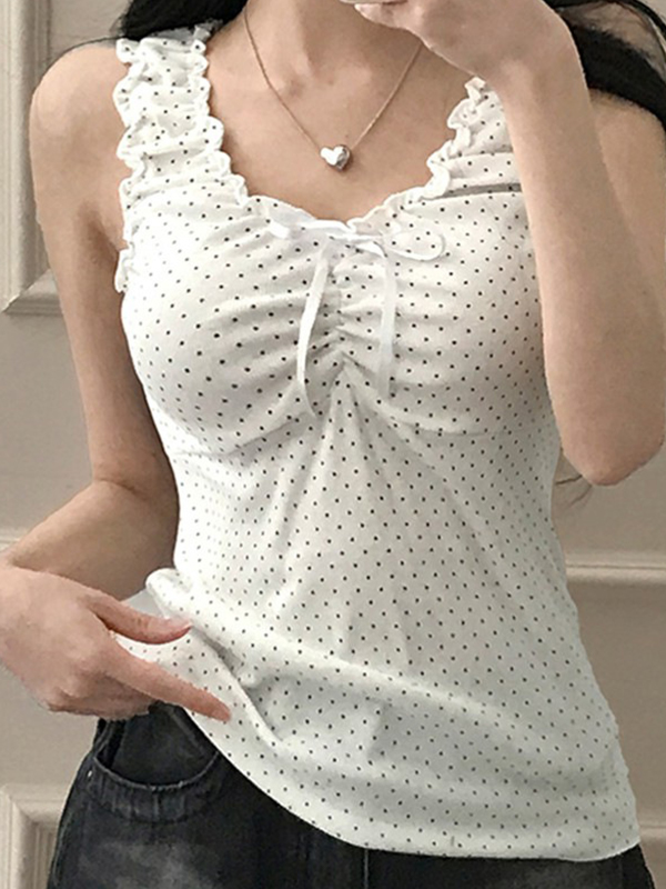 Tanktop mit gerüschtem Saum und Holzohrringen