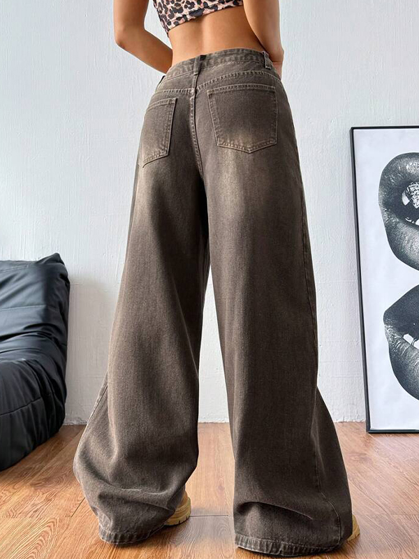 Lockere, schlankmachende Boyfriendjeans