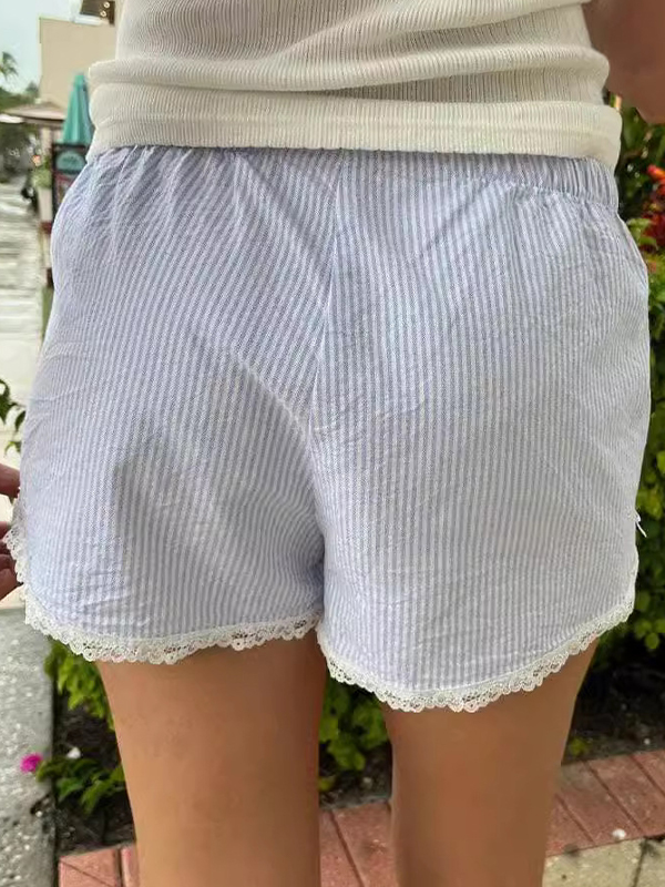 Shorts mit Street-Streifen-Print