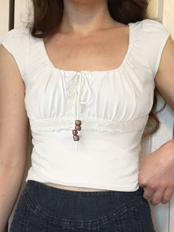 Kurzärmliges T-Shirt mit Perlen und Kordelzug