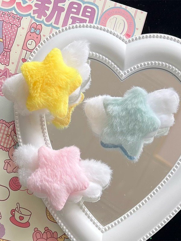 Fuzzy Winged Star Charm Haarspange