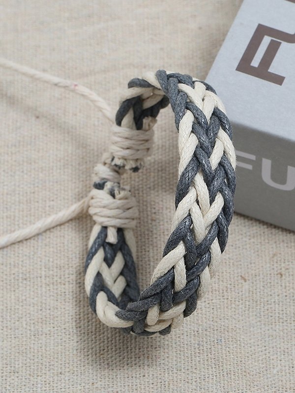 Ethnisches klobiges Armband aus gewebtem Seil