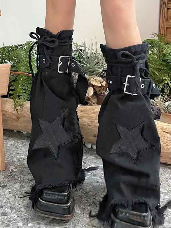 Ausgestellter Beinwärmer mit Stern-Stickerei zum Schnüren