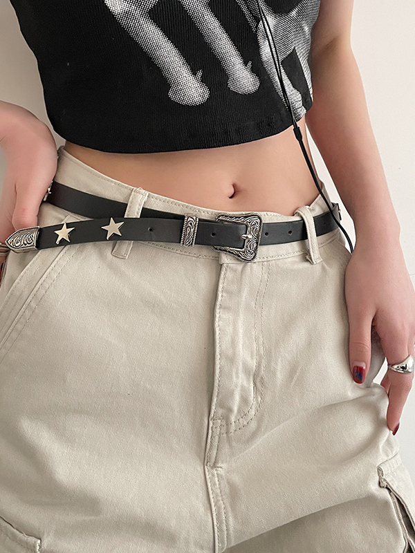 Gürtel mit gravierter Design-Schnalle aus Metall mit Sterndekor