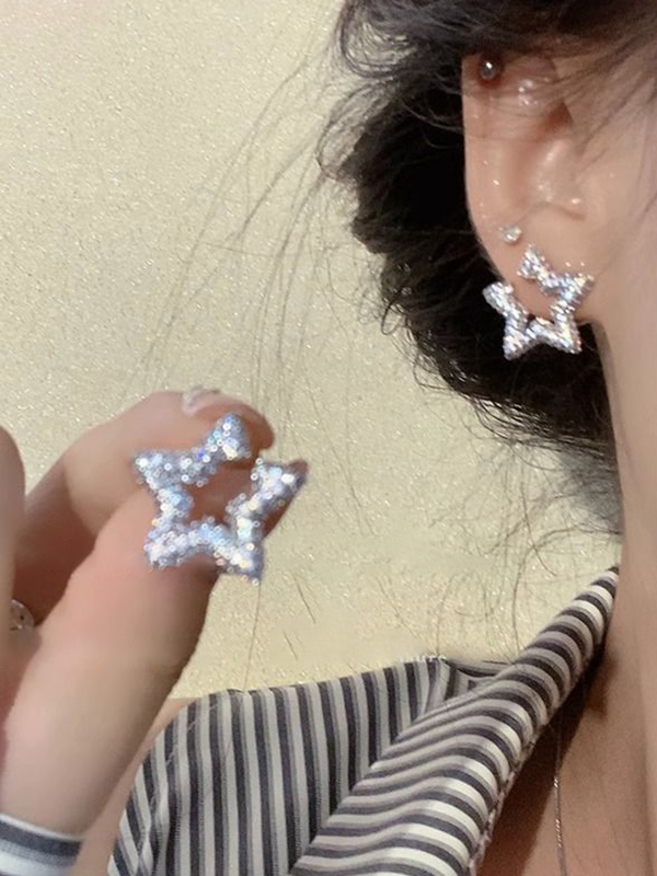 Glänzender, ausgehöhlter Stern-Ohrstecker